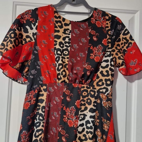 Girl in mind midi dress - Picture 4 of 5